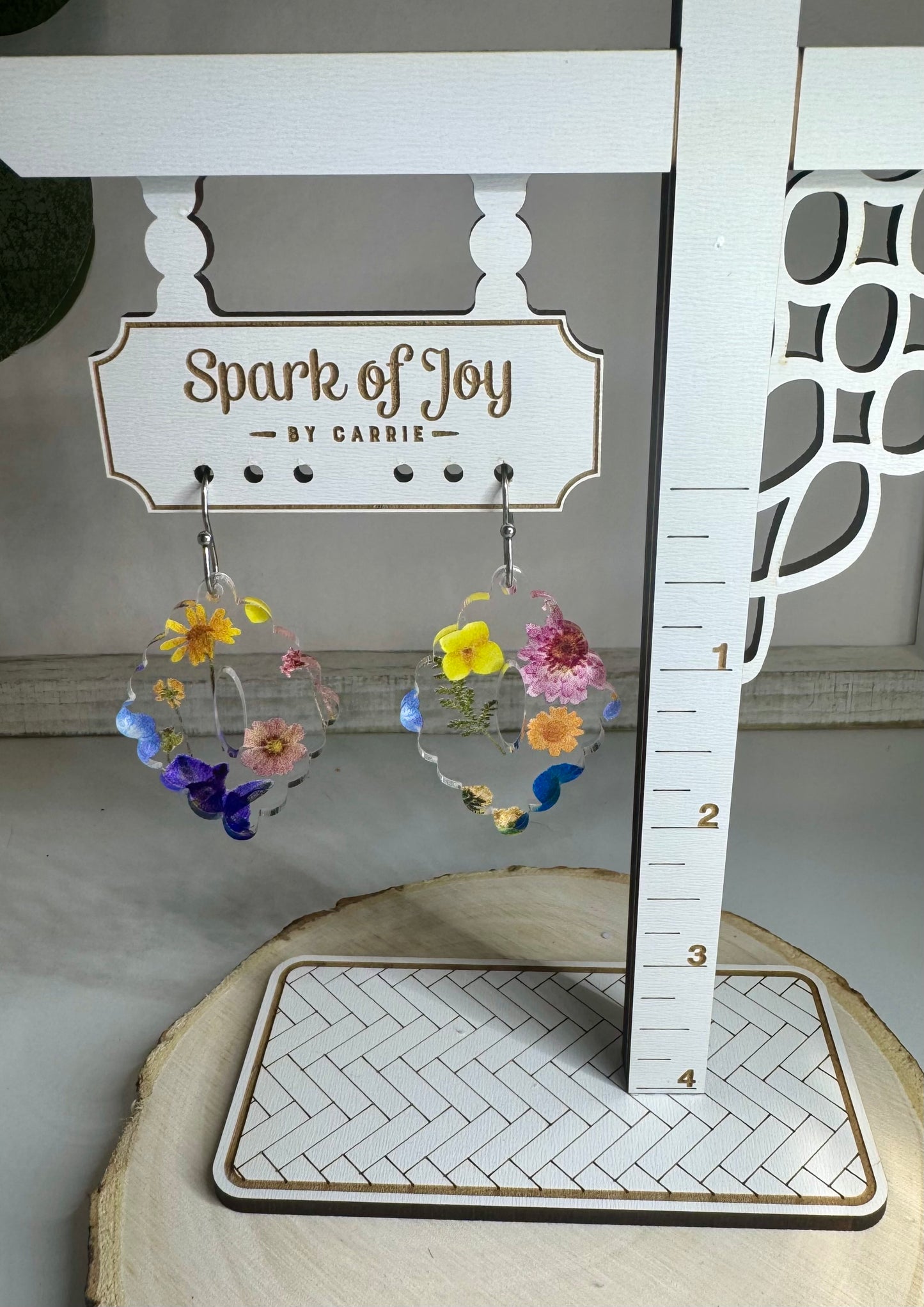 Floral Scallop Diamond Shaped Earrings