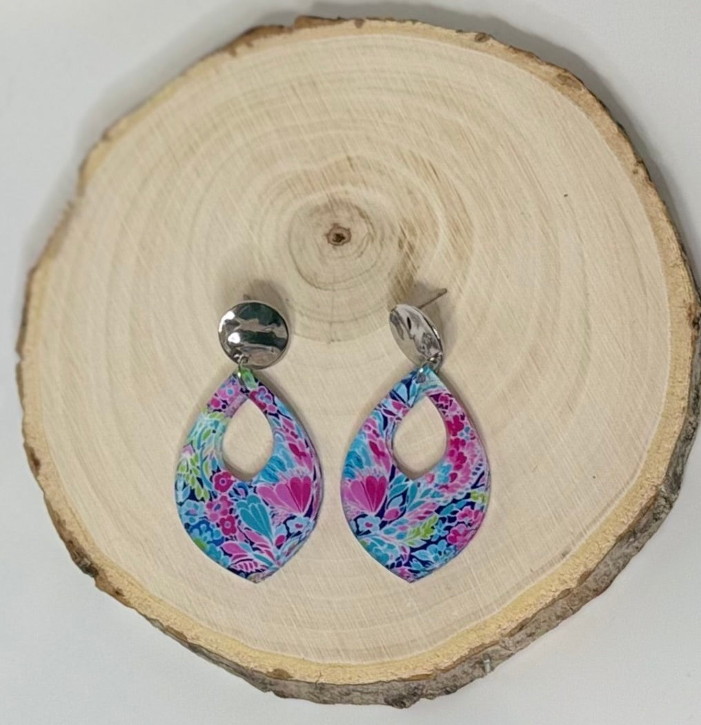 Preppy Pattern Drop Cutout Earrings